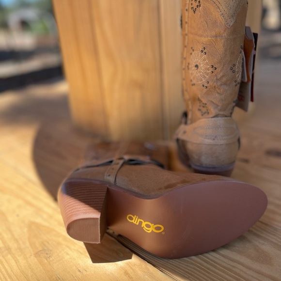 New never worn Dingo cowboy boots. - Picture 2 of 3